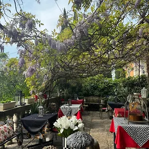 https://residenza-cadegli-enzi.hotelinveneto.com